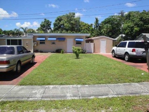 1218 SW 2 AV, Dania, FL 33004