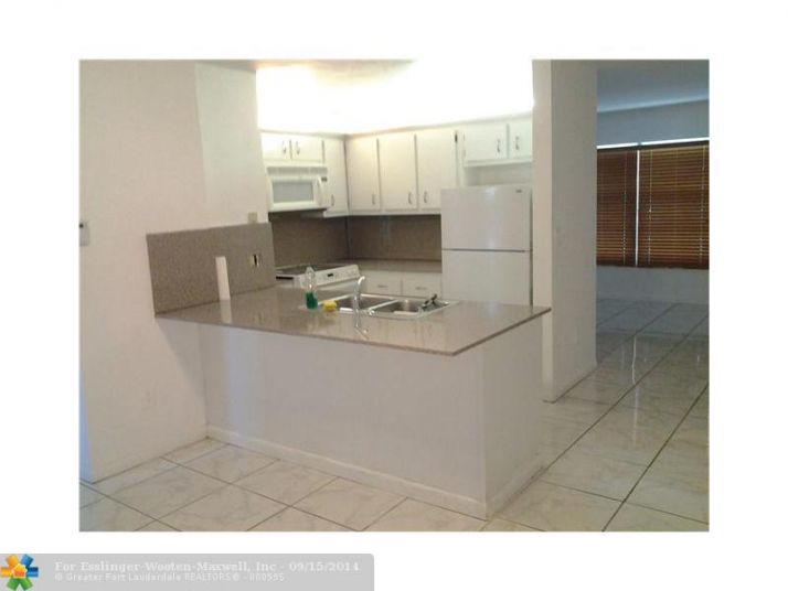 3900 SW 52 AV # 601, Hollywood, FL 33023