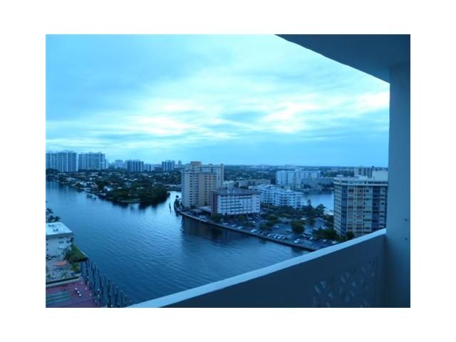 1833 S OCEAN DR # PH10, Hallandale, FL 33009