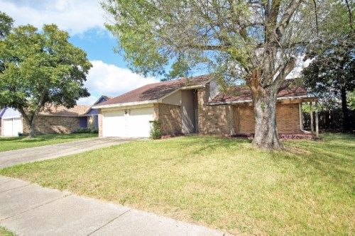 5430 Stone Creek Dr, La Porte, TX 77571