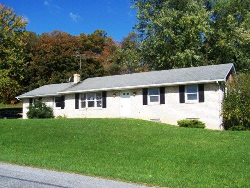 16 Loop Road, Quarryville, PA 17566