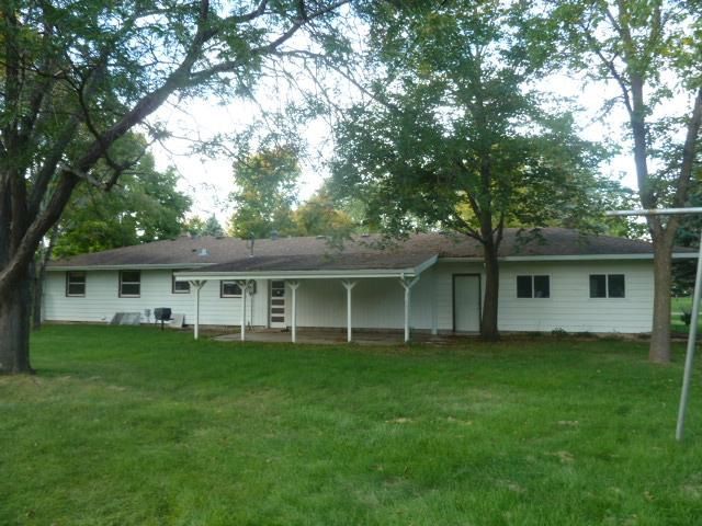 5844 Fairway Ln, Saint Cloud, MN 56303