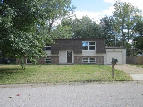 1243 Parody Ln, Saint Charles, MO 63303