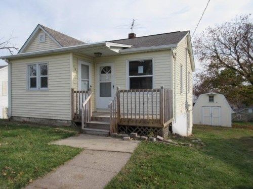 403 N Williams St, Anamosa, IA 52205