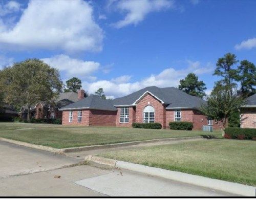 421 Whippoorwill Ln, Texarkana, TX 75501