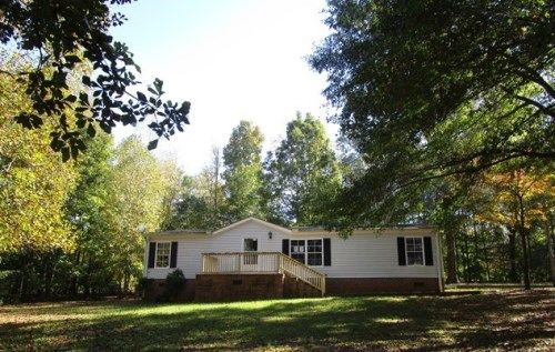 220 Barnyard Rd, Gray Court, SC 29645