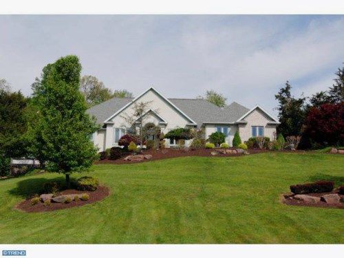 8 HOLLY LN, Mohnton, PA 19540