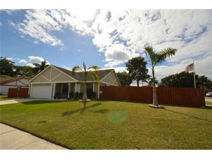 714 SW 157 TE, Fort Lauderdale, FL 33326