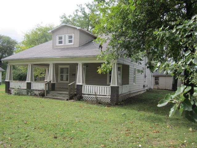 2055 N Johnston Ave, Springfield, MO 65803