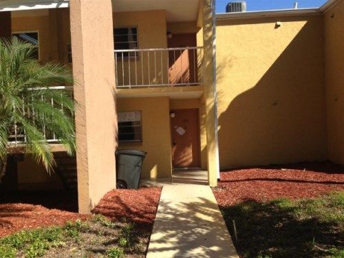 2822 Somerset Park Dr Apt 101, Tampa, FL 33613