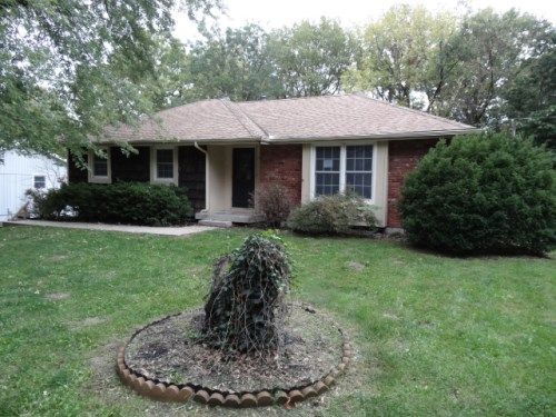 6902 NW Pleasant View Drive, Kansas City, MO 64152