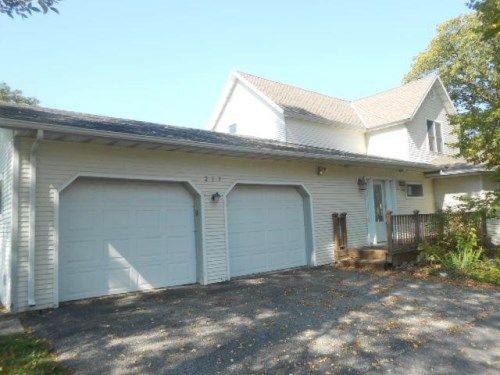 217 1st St E, Gaylord, MN 55334