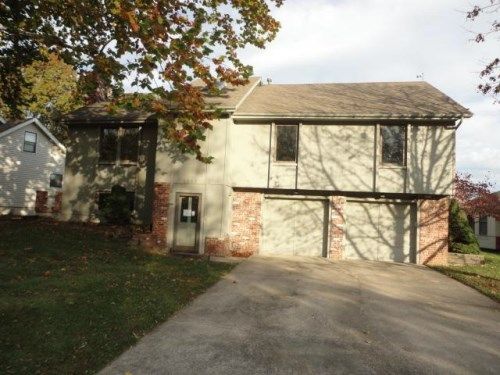 2002 NE Knollbrook St, Lees Summit, MO 64086