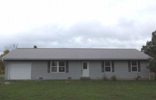 18999 Monroe Drive, Phillipsburg, MO 65722