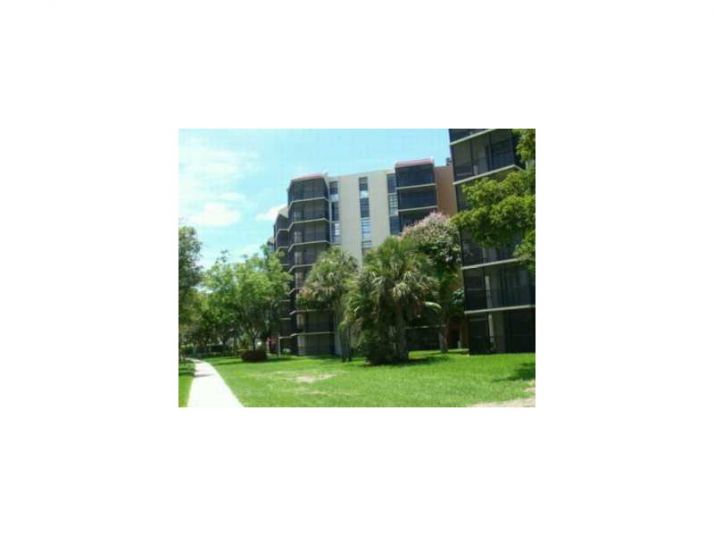 3101 N COUNTRY CLUB DR # 503, Miami, FL 33180