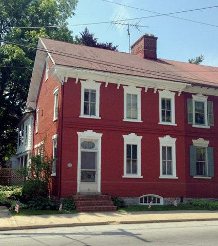 136 W MAIN STREET, Strasburg, PA 17579