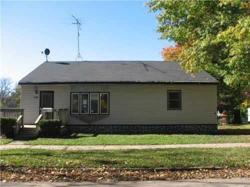 542 N 3rd St, Marshalltown, IA 50158