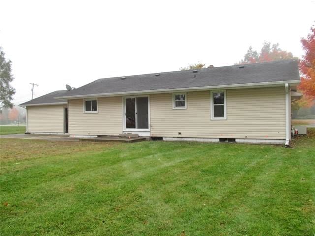 486 Salem Dr, Jonesville, MI 49250