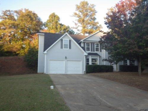 490 Lakewater Estates Dr, Stone Mountain, GA 30087