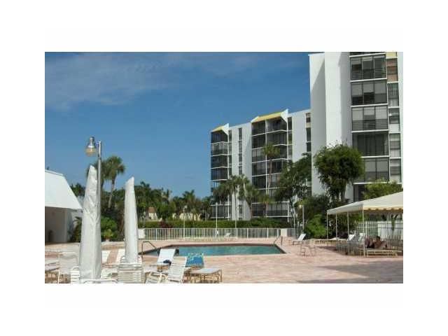 20500 W COUNTRY CLUB DR # 403, Miami, FL 33180