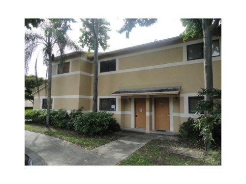 212 PALM CR # 212, Hollywood, FL 33025