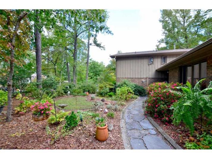 239 E Valley Drive, Marietta, GA 30068