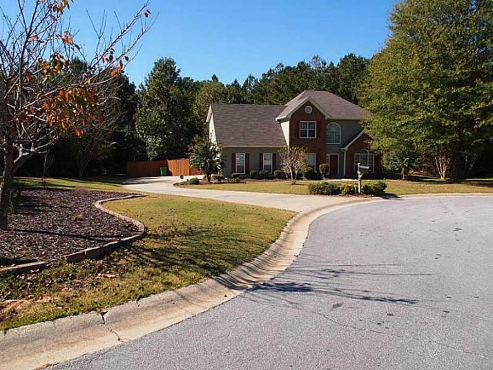 160 Chestlehurst Drive, Fayetteville, GA 30215