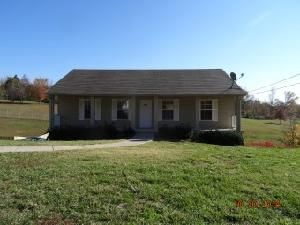 1056 Deerfield Dr, Chapmansboro, TN 37035