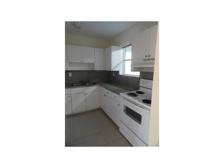 525 W 69 ST # 203, Hialeah, FL 33014