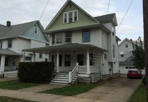 1287 Beach Ave, Lakewood, OH 44107