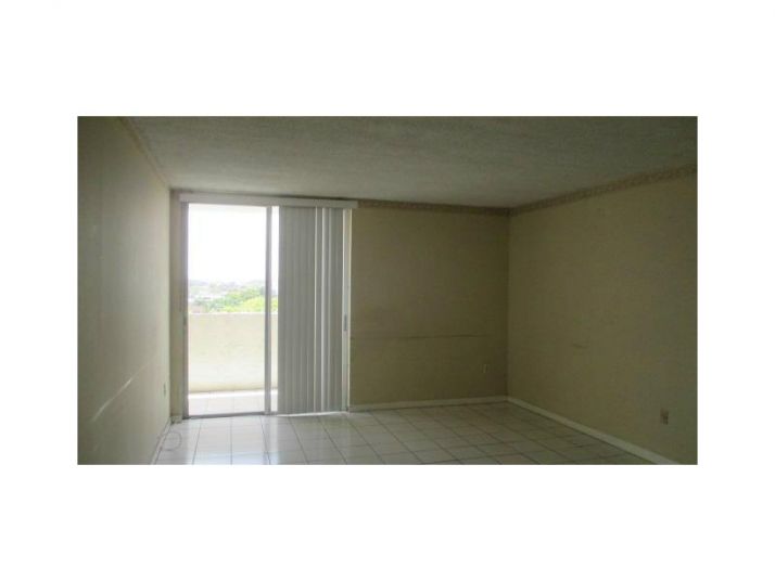 10000 NW 80 CT # 2558, Hialeah, FL 33016