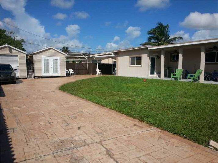 390 E 65 ST, Hialeah, FL 33013