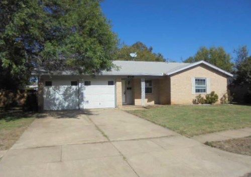 908 Redbud Street, Crowley, TX 76036