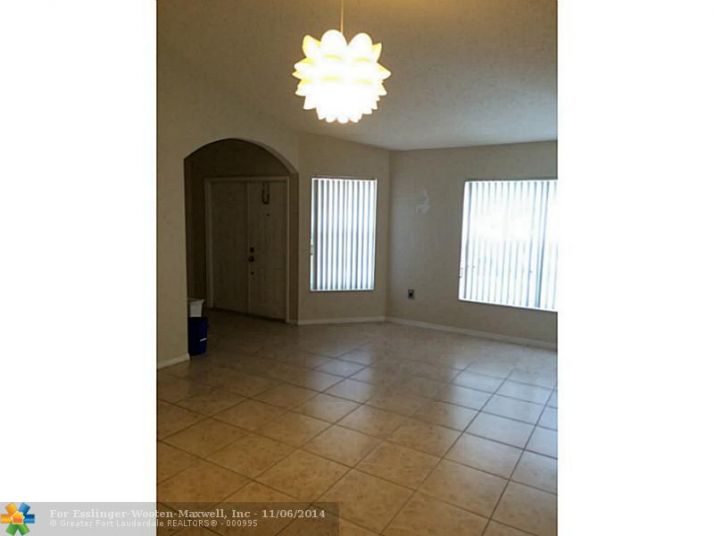 16371 NW 22ND ST, Hollywood, FL 33028