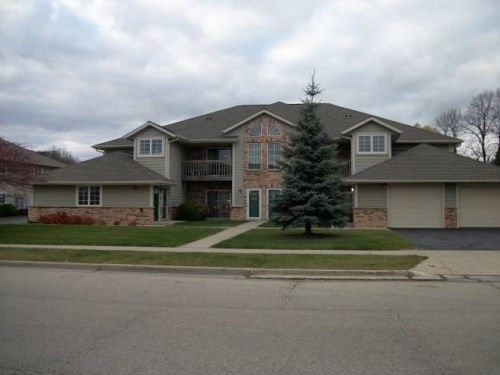 629 Shepherds Dr #8, West Bend, WI 53090