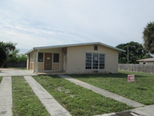 1020 W Branch St, Lake Worth, FL 33462