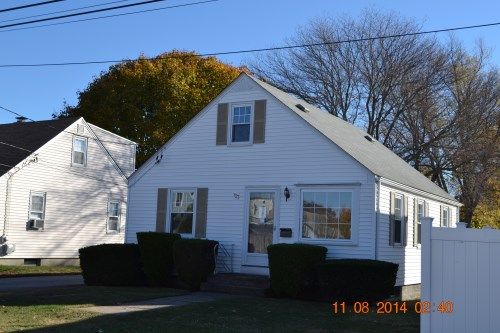 127 Oregon Ave, Pawtucket, RI 02861