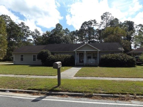 635 S 4th St, Jesup, GA 31545