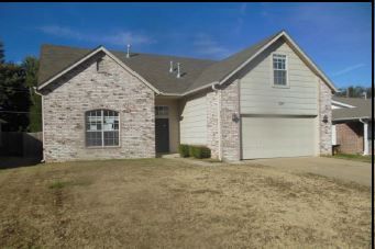 212 N Valley Dr, Catoosa, OK 74015