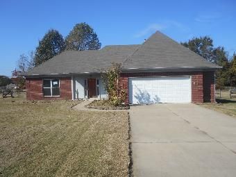 15 Janis Marie Cv, Oakland, TN 38060