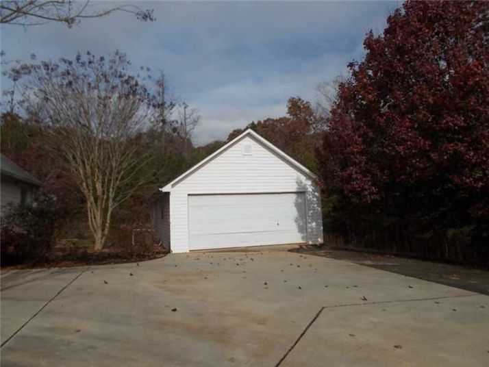 407 Gunns Circle, Cleveland, GA 30528