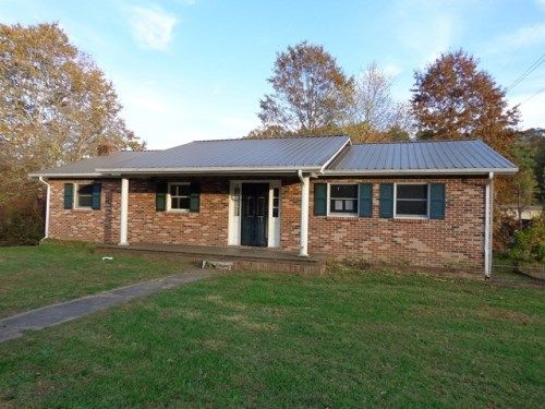 12 Horseshoe St, Thelma, KY 41260