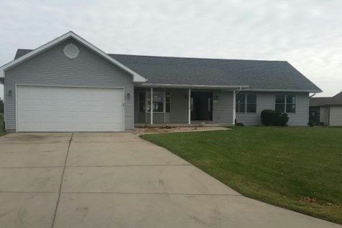 227 Windover Park Dr, Rochelle, IL 61068