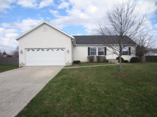 114 Applewood Dr, Pataskala, OH 43062