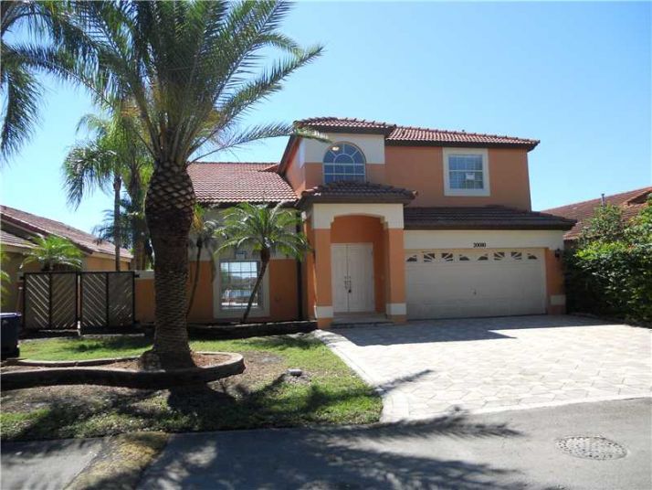 20080 NW 83 CT, Hialeah, FL 33015