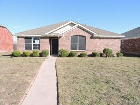 1810 Brooks Dr, Lancaster, TX 75134