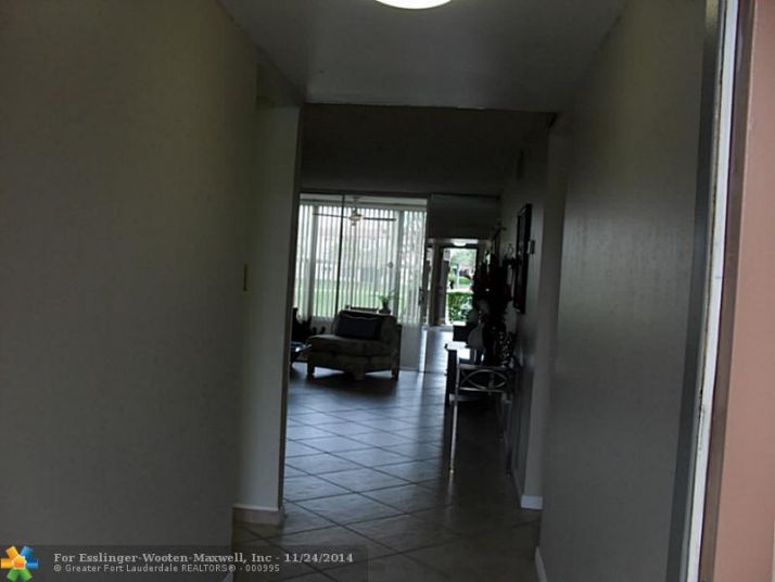 9300 Sunrise Lakes Blvd # 103, Fort Lauderdale, FL 33322