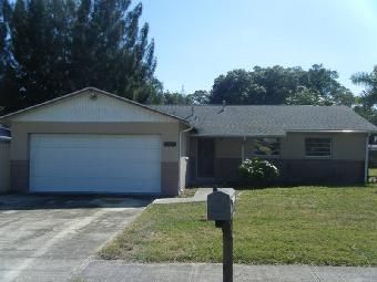 1112 65th Avenue Dr W, Bradenton, FL 34207