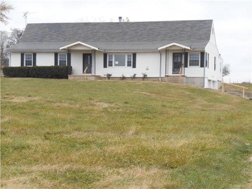 17 W Highway N, Clinton, MO 64735