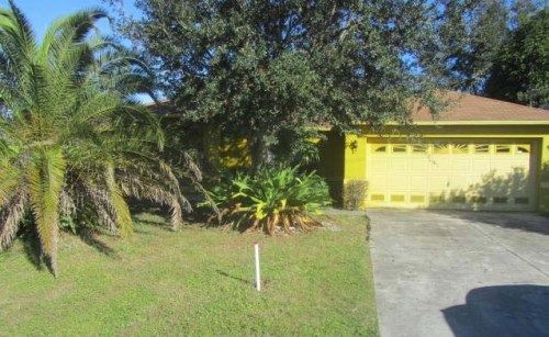 806 Woodridge Cir, Fort Myers, FL 33913